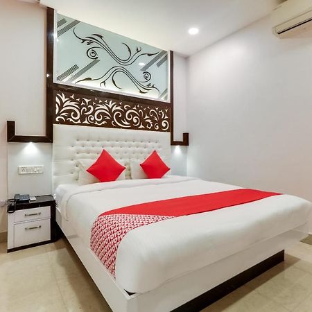 Oyo 49090 G K Jain Hotel Guna Exterior photo
