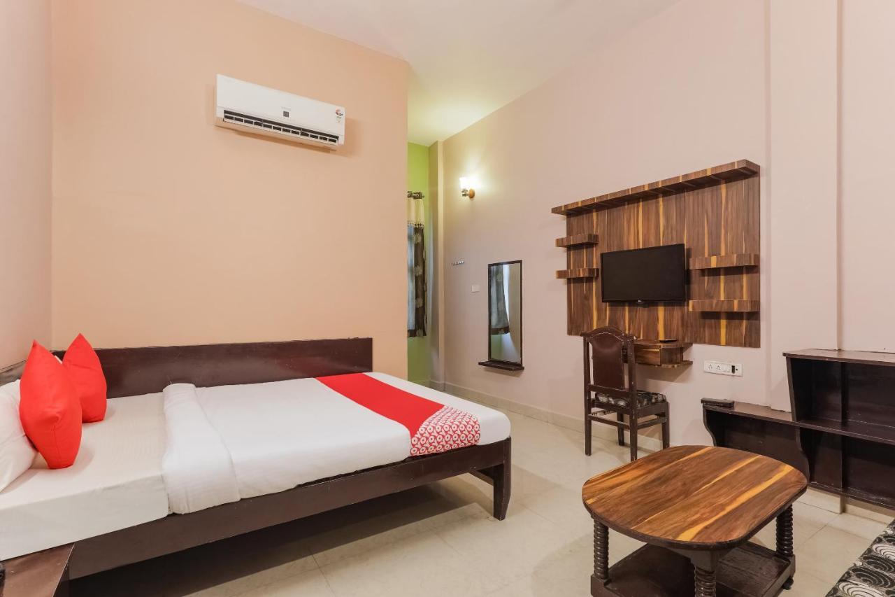 Oyo 49090 G K Jain Hotel Guna Exterior photo